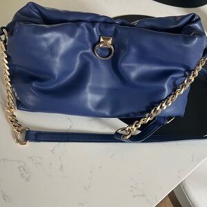 Trendy Vibrant Shoulder Bag